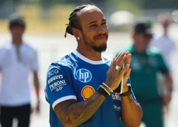 Lewis Hamilton Stuns Ferrari Fans with Heartfelt Gesture at Italian GP Despite Grid Penalty