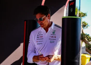 Mercedes‘ Toto Wolff Vows to Conquer Baku: A High-Stakes Battle for Championship Glory!