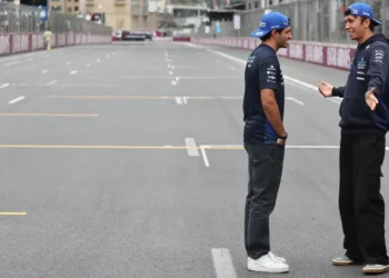 Alex Albon’s Heartwarming Support for Carlos Sainz Ignites Williams Team Spirit and Hope!
