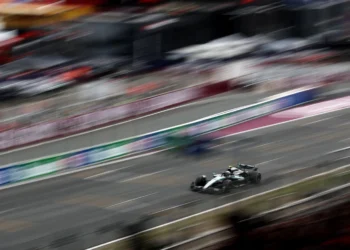 Toto Wolff Defends Kimi Antonelli After Controversial Leclerc Clash: A Rookie’s Bold Journey Unfolds