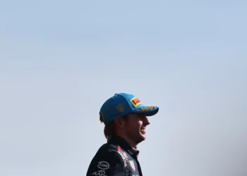 Verstappen Unleashes McLaren’s Fatal Flaw: Are Norris and Piastri Championship Ready?