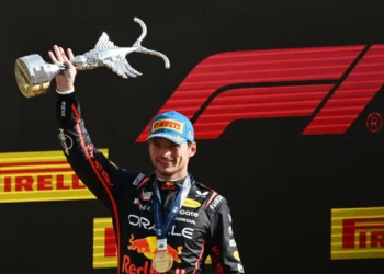 Max Verstappen’s Stunning Italian GP Victory Ignites Tifosi with Epic „Dududu“ Chant!