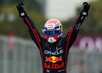 Verstappen Dominates Azerbaijan GP as Piastri’s Nightmare Unfolds in Shocking Crash!