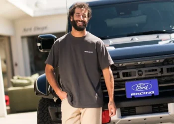 Daniel Ricciardo Announces Shocking Retirement from F1 Racing, Embraces New Role with Ford