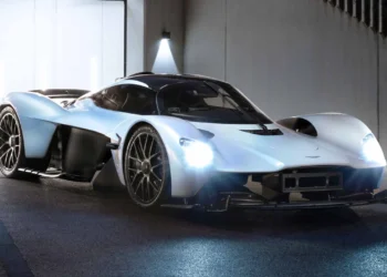 Daniel Ricciardo’s Aston Martin Valkyrie: £2.4 Million Hypercar Auction Shakes the F1 World!