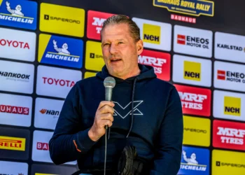 Jos Verstappen Erupts: Blasts Sergio Perez’s Father as Debate Over Red Bull Bias Ignites!