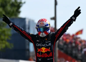 Verstappen’s F1 Title Hopes Hinge on Shocking McLaren Dilemma: What It Means for Red Bull!