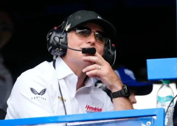 Jeff Gordon’s Raw Revelation: Denny Hamlin’s Heartbreaking Kansas Setback Unveils Racing Truths