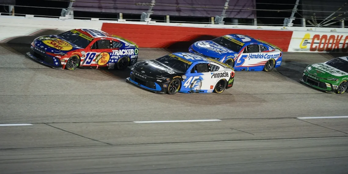 Chase Briscoe Secures Thrilling Back-to-Back Victory at Southern 500, Punching Playoff Ticket!