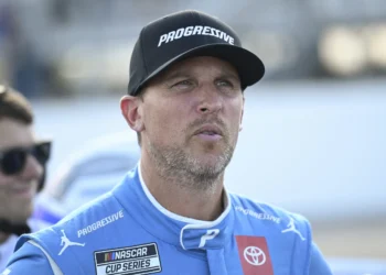 Denny Hamlin Dominates with Thrilling Pole Position Victory Over Kyle Larson in NASCAR Cup Showdown