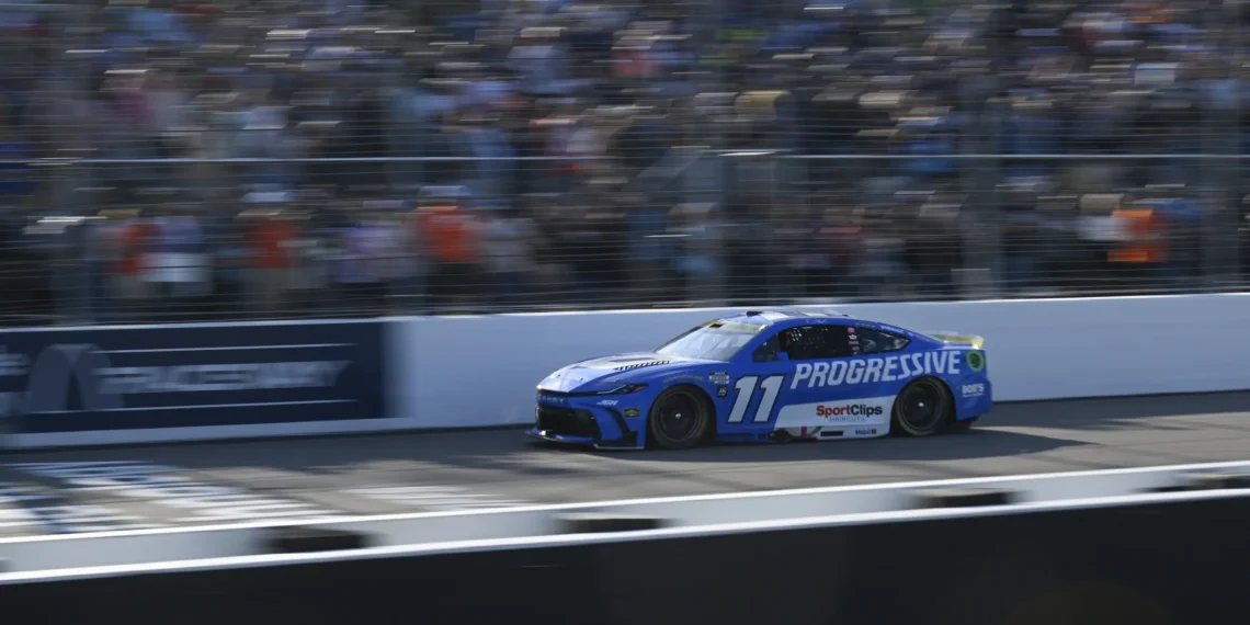 Denny Hamlin’s Historic NASCAR Triumph: Toyota’s 200th Victory Ignites Championship Fever!
