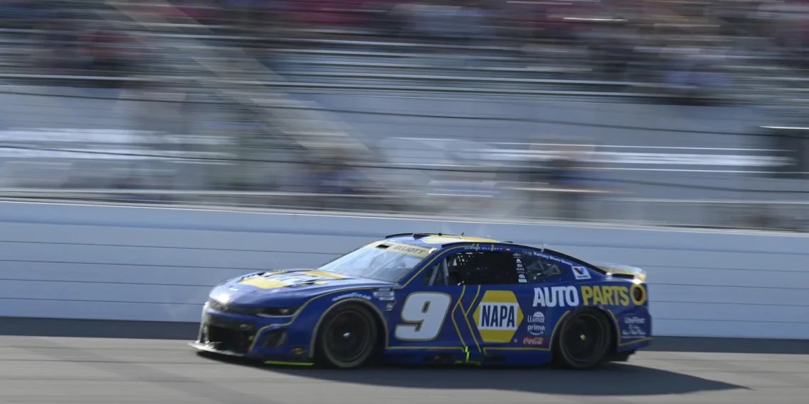 Chase Elliott’s Playoff Dreams Shattered: Devastating Bristol Wreck Leaves Future in Jeopardy!