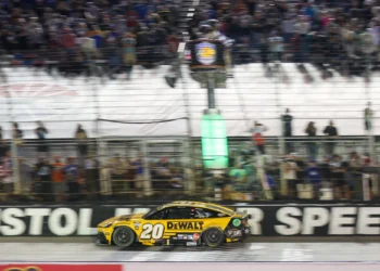 Christopher Bell’s Controversial Bristol Victory: Did He ‚Steal‘ the Race with Genius Strategy?