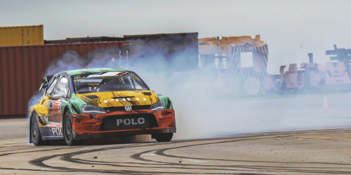 VW celebra 50 anos do Polo com vídeo radical que aponta ao futuro