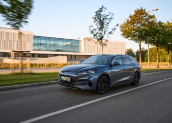 BYD Seal 6 DM-i chega ao mercado nacional: conheça os preços