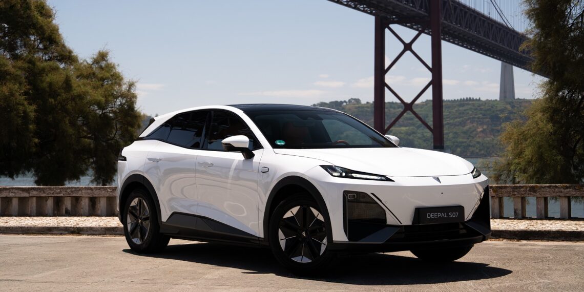 Conduzi o Deepal S07: tem 475 km de autonomia, muita tecnologia e um preço competitivo