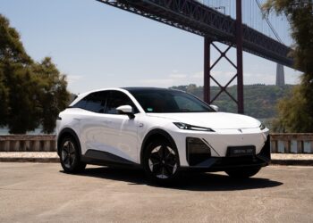 Conduzi o Deepal S07: tem 475 km de autonomia, muita tecnologia e um preço competitivo