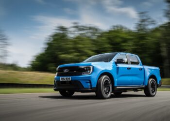 Ford E-Tourneo Custom e Ranger PHEV ganham versão MS-RT