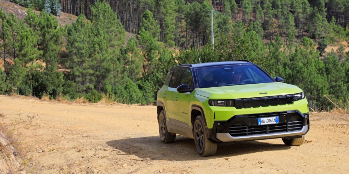 Jeep abre encomendas para o Compass Altitude e anuncia preço