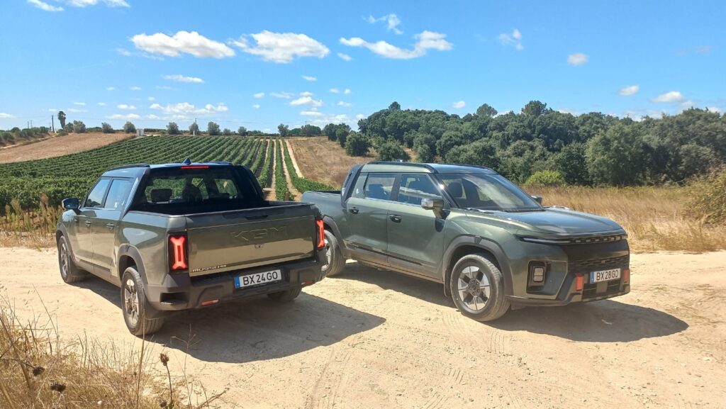 Já guiámos a KGM Musso EV: uma pick-up elétrica inspirada num SUV