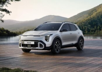 Renovado Kia Stonic ganha novo visual e mais tecnologia