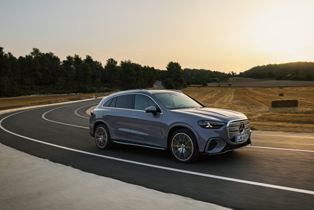 Mercedes apresenta o novo GLC elétrico com mais de 700 km de autonomia