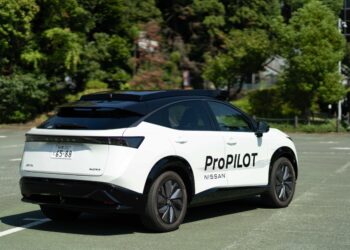 Nissan Ariya testa nova geração da tecnologia ProPILOT