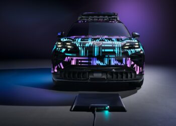 Novo Porsche Cayenne elétrico vai estrear carregamentos por indução