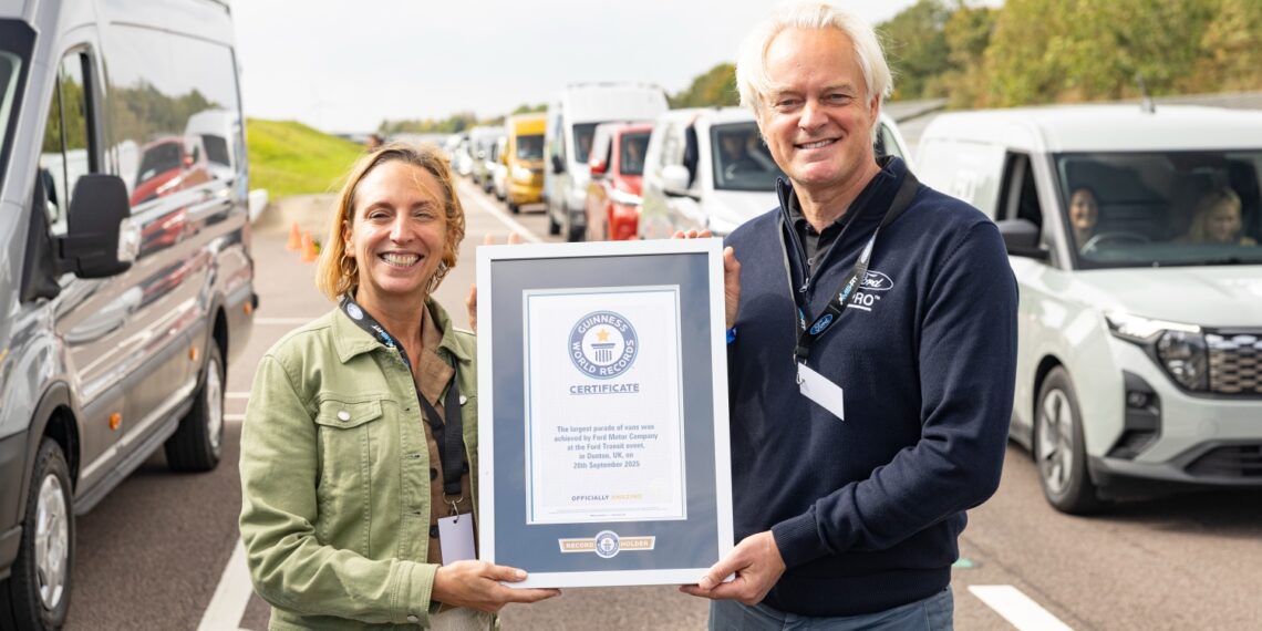 Ford Transit comemora 60 anos e já está no Livro dos Recordes do Guinness
