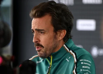 Fernando Alonso’s Shocking Aston Martin Admission: Set-Up Changes Sabotage Singapore Qualifying Performance!
