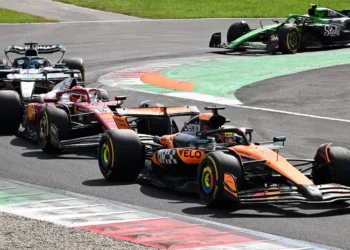 F1 Showdown: Can Oscar Piastri Hold Off Verstappen and Norris in Thrilling Final Rounds?