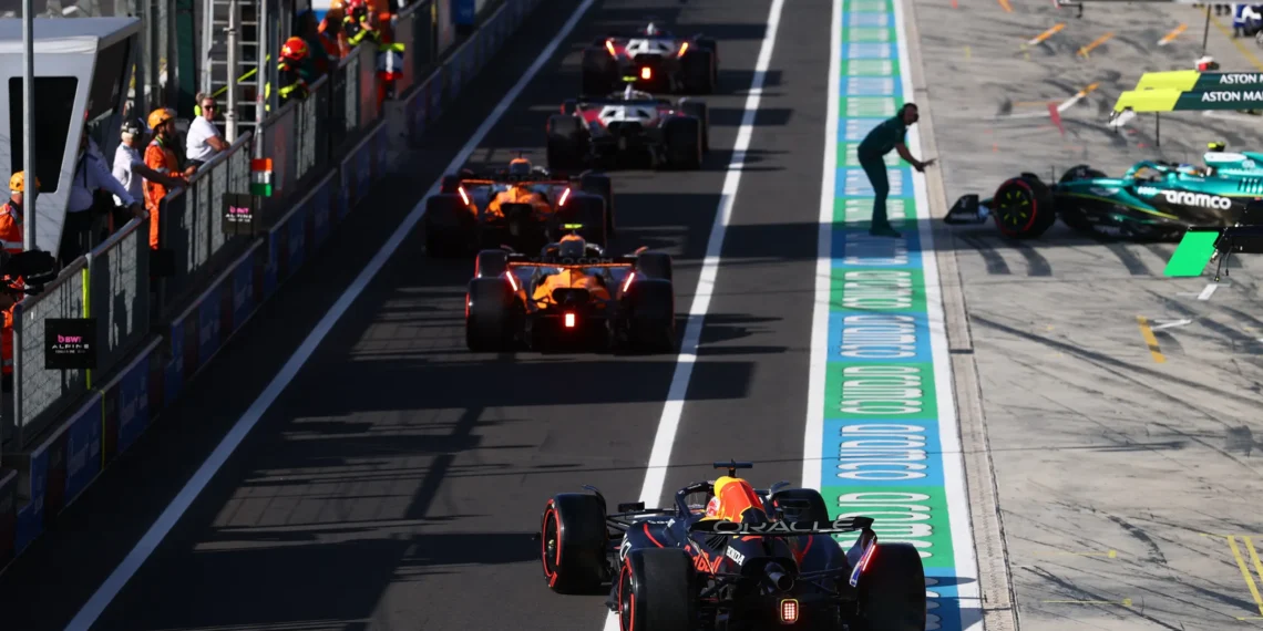 McLaren on the Brink of Constructors Championship Glory: Will Singapore Seal the Deal?