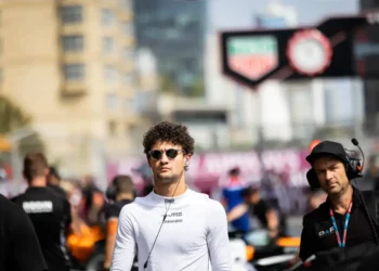 Rookie Jak Crawford Steals Spotlight in Thrilling F1 Debut at Mexican Grand Prix!