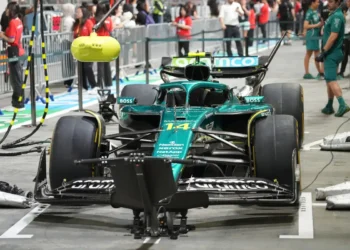 Fernando Alonso Shatters Records with Stunning Fastest Time in Singapore Grand Prix Practice!