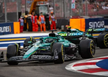 Fernando Alonso’s Stunning Victory Over McLaren at Singapore Grand Prix Leaves Fans Breathless!