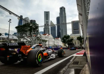 Piastri Shatters Expectations, Dominates FP2 at Thrilling 2025 Singapore Grand Prix!