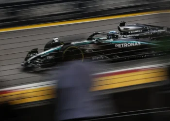 George Russell Shocks F1 World with Stunning Pole Victory at 2025 Singapore Grand Prix!