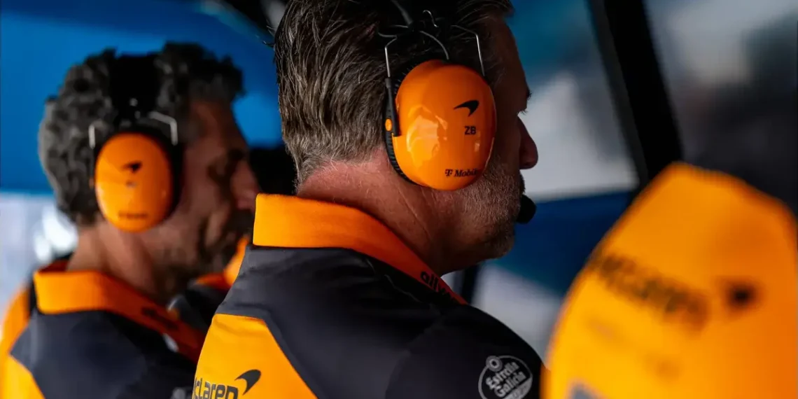 Zak Brown’s Shocking U-Turn: Hülkenberg’s „Amateur Driving“ Blamed for McLaren Crash, But Was He Wrong?