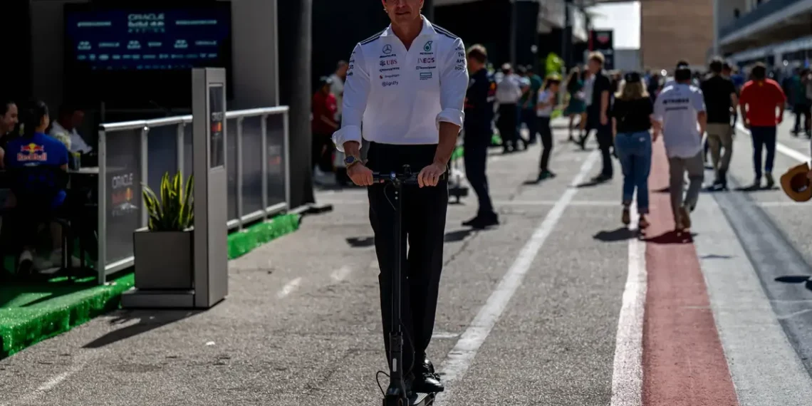 Toto Wolff Slams Abu Dhabi ’21: Race Director’s Lunacy Shatters Hamilton’s Legendary Title Dreams!