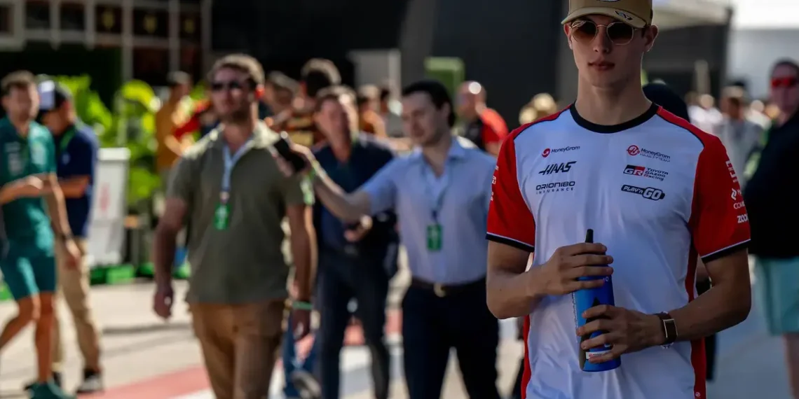 Oliver Bearman Slams Yuki Tsunoda’s Reckless Driving: „A Dangerous Disgrace in F1 US GP“