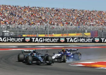 F1 Scandal Erupts: Late Penalty Shakes Up US Grand Prix After Sainz’s Controversial Collision!
