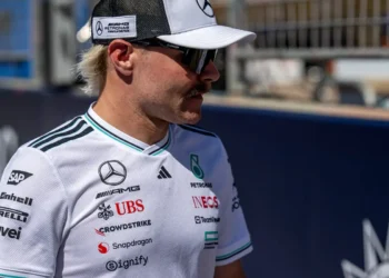 Valtteri Bottas Shockingly Reveals Carlos Sainz Thwarted His Williams F1 Comeback for 2025!