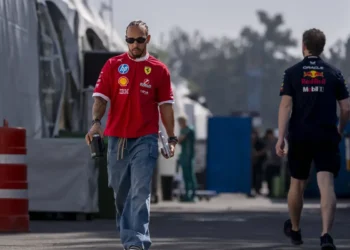 Lewis Hamilton Faces Shock Exit as Carlos Sainz Poised for Sensational Ferrari Comeback!