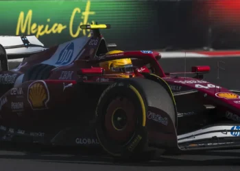 Hamilton’s Fiery Warning to Ferrari: Avoid ‚Silly‘ Mistakes After Shocking Mexico Practice!