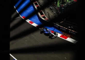 Shockwaves at Mexico GP: Alex Albon Crashes Out in Heart-Stopping Q1 Elimination!