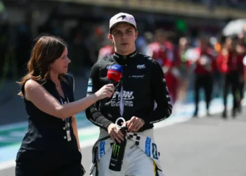 Piastri’s Shocking F1 Title Collapse: Unraveling the Mystery Behind His Sudden Downfall