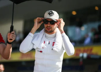 Ocon’s Masterclass: How Tactical Brilliance Led Bearman to Haas’ Historic F1 Triumph in Mexico!