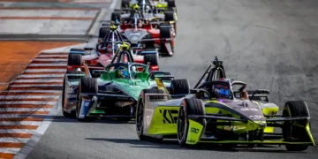 Dan Ticktum Blazes Ahead, Dominating Day 2 of Thrilling Formula E Pre-Season Testing