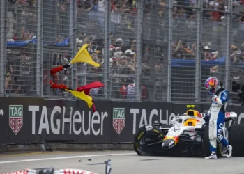 VIDEO – Liam Lawson’s Shocking Crash Strikes Racing Bulls: Can They Fix the Damage Before Qualifying?