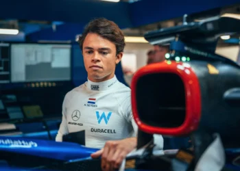 Nyck de Vries Makes Shocking Return to McLaren as Simulator Driver After Red Bull Exit